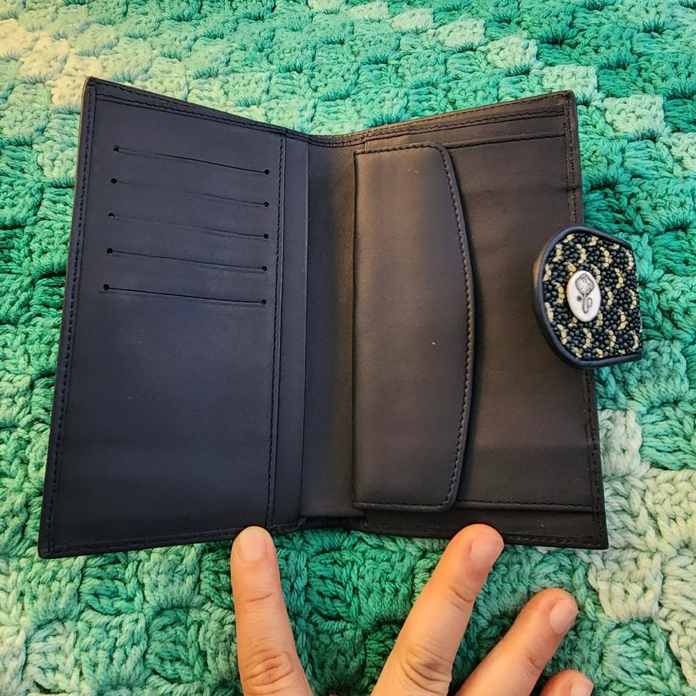 Stingray Leather Blue & White Scale Print Snap Bifold Wallet